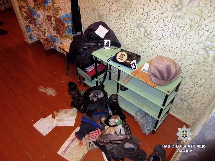 На Харьковщине полицейские задержали мужчину, который совершил разбойное нападение на пенсионерку