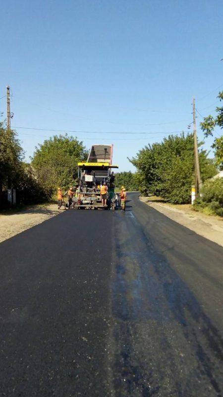 Закінчено ремонт ділянки в смт Андріївка - ФОТО