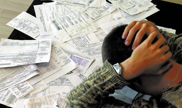 Долги за коммуналку можно отработать дворником или сантехником