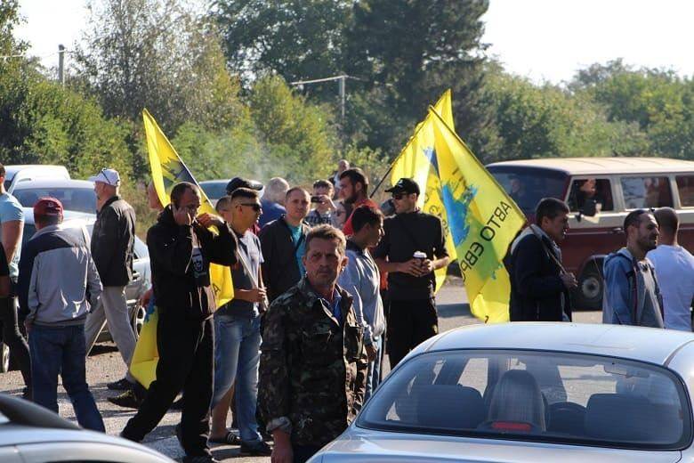 Трасса Харьков-Киев перекрыта протестующими