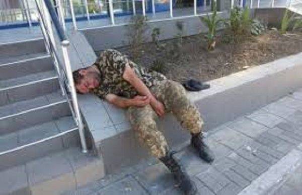 В Балаклее поймали пьяных военных на службе
