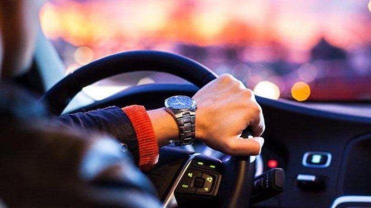 Всех автомобилистов и любителей поздравляем с праздником