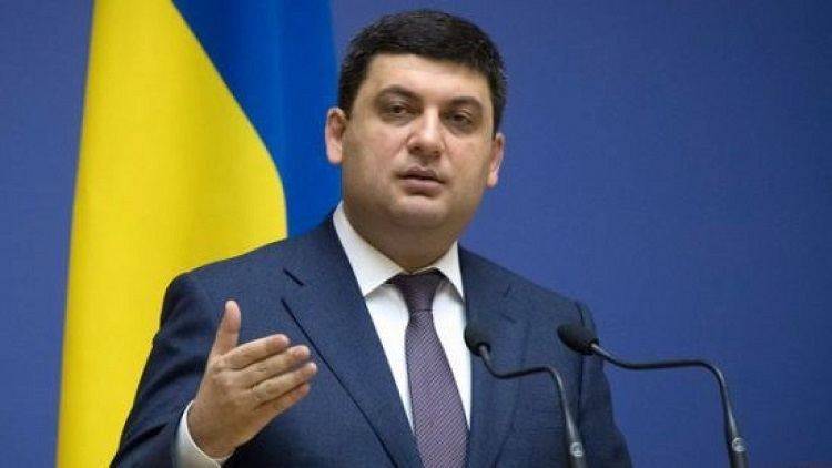 Сколько будет стоить доллар: Гройсман озвучил реальный курс