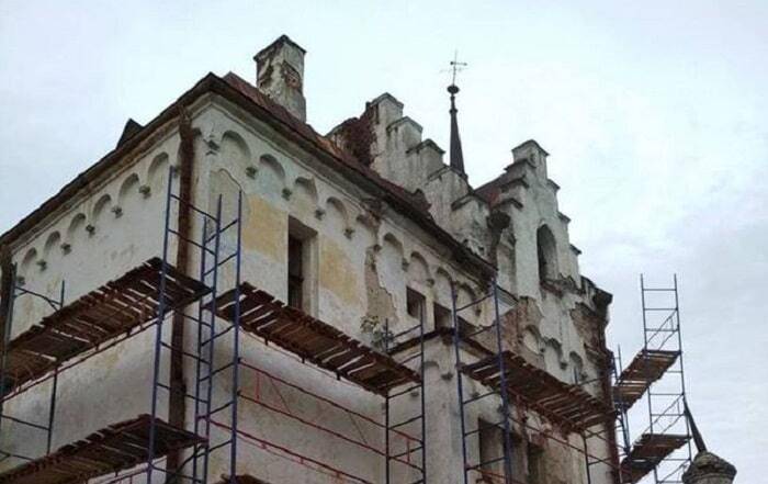 В Шаровском замке начат капитальный ремонт