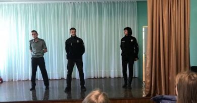 В Балаклее работники полиции обучили молодежь основам правовой осведомленности