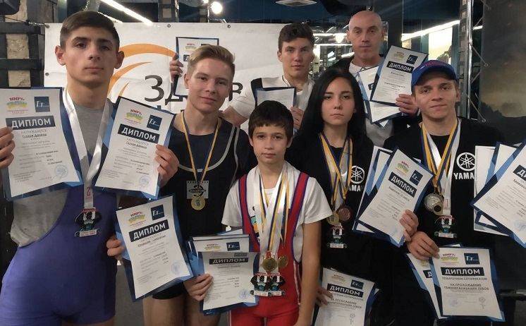 Вітаємо важковаговиків!