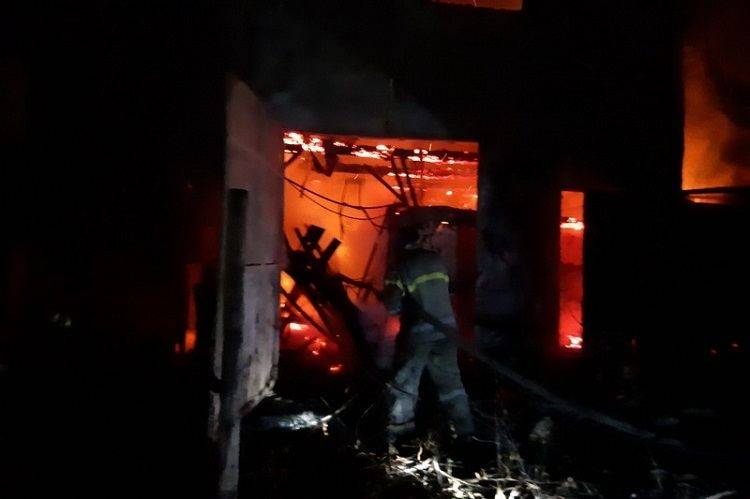 В Змиевском районе ночью сгорел частный комплекс отдыха, — ФОТО