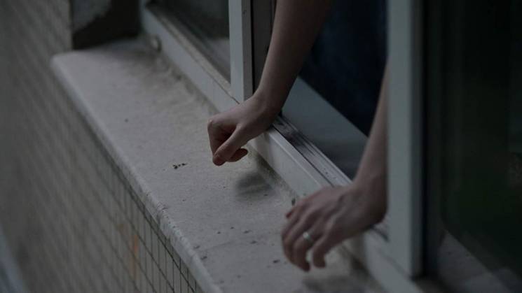 У Харкові 20-річний хлопець вистрибнув з дев’ятого поверху