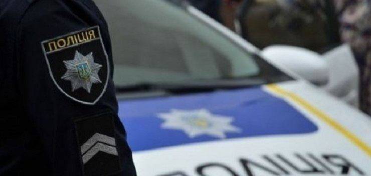 У Вербівці біля дитячого садку через загадкові обставини знайдено загиблими батька та доньку