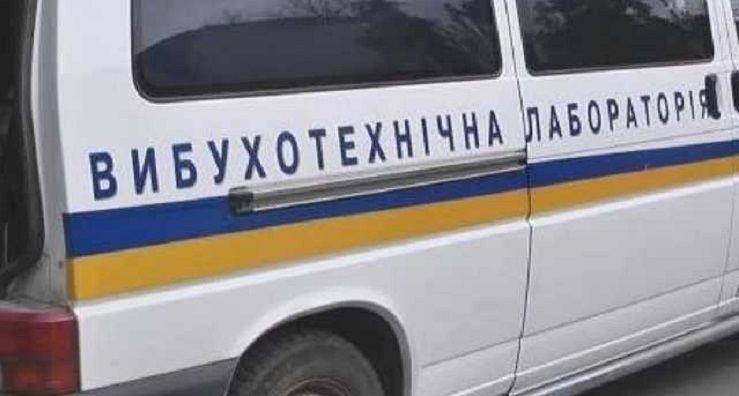 Многоэтажку, в которой проживают родители Зеленского, эвакуировали из-за угрозы взрыва