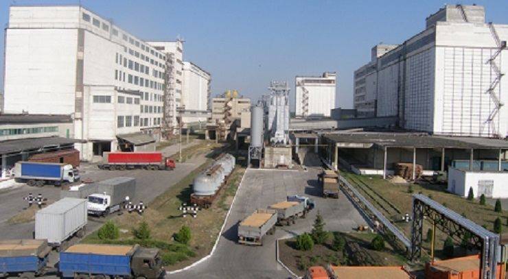 Директора комбината хлебопродуктов в Чугуевском районе не пустили на рабочее место