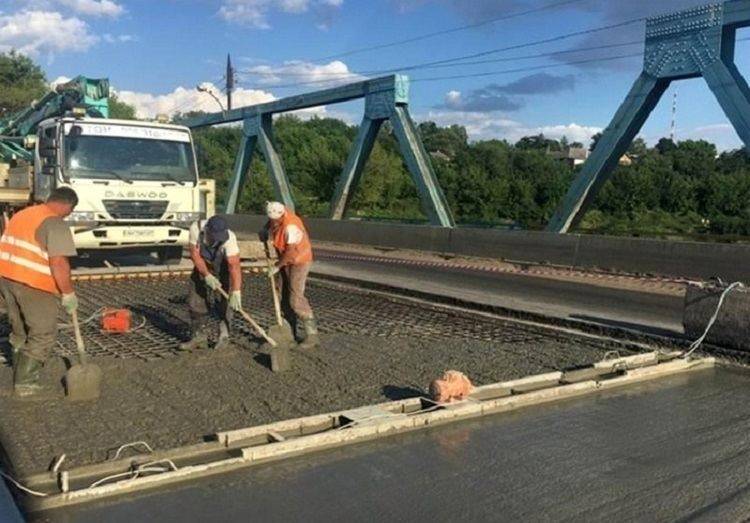 Мост, соединяющий Андреевку и Донец, откроют после ремонта в ноябре.