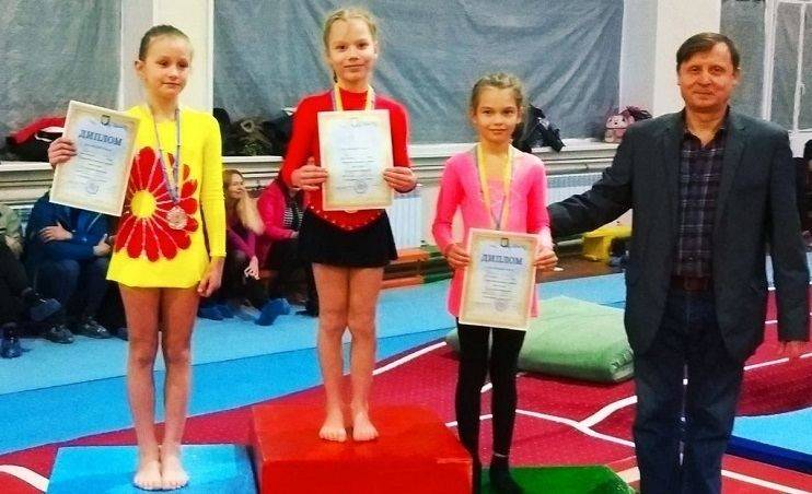 Вітаємо юних акробатів з новими досягненнями!