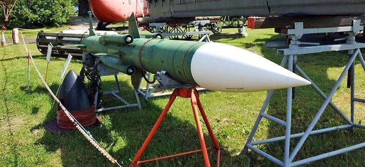 Взрывы на территории арсенала в Балеклее повлекло возгорание ракетного двигателя — Генштаб
