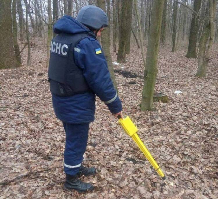 В Балаклії знайшли снаряд.