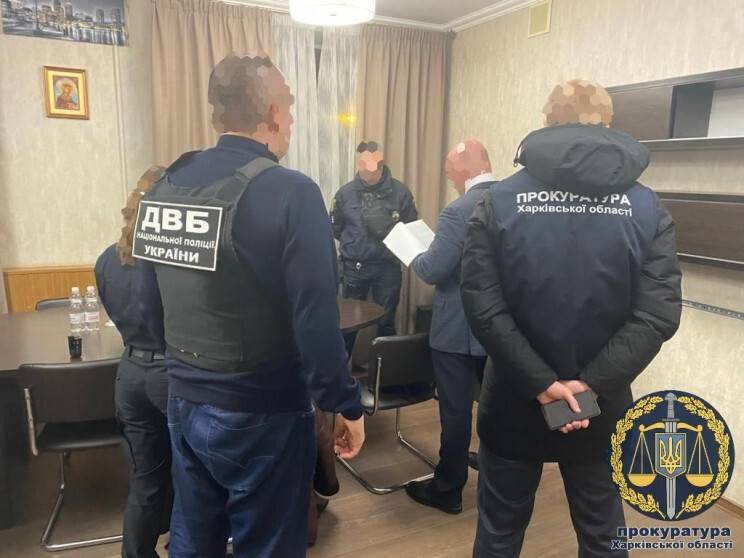 У Харкові викрили патрульних, які отримали хабар через мобільний додаток