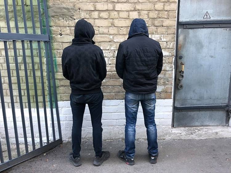 В селі Морозівка молодики згвалтували та пограбували панянку.
