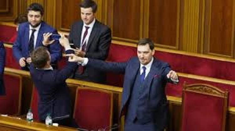 Рада відправила у відставку Кабмін Гончарука