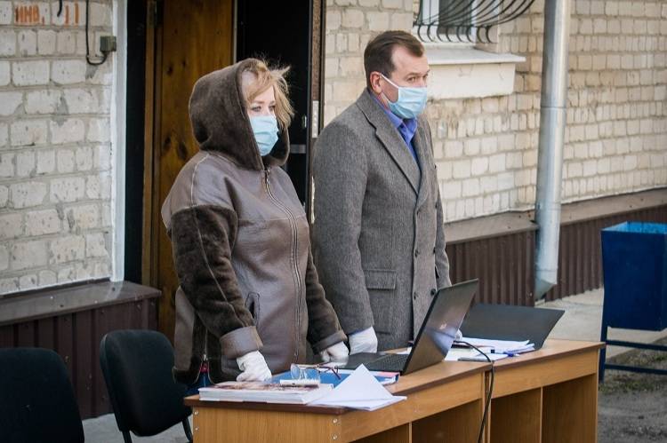 Засідання сесії відбулось у дворі Балаклійської міської ради.
