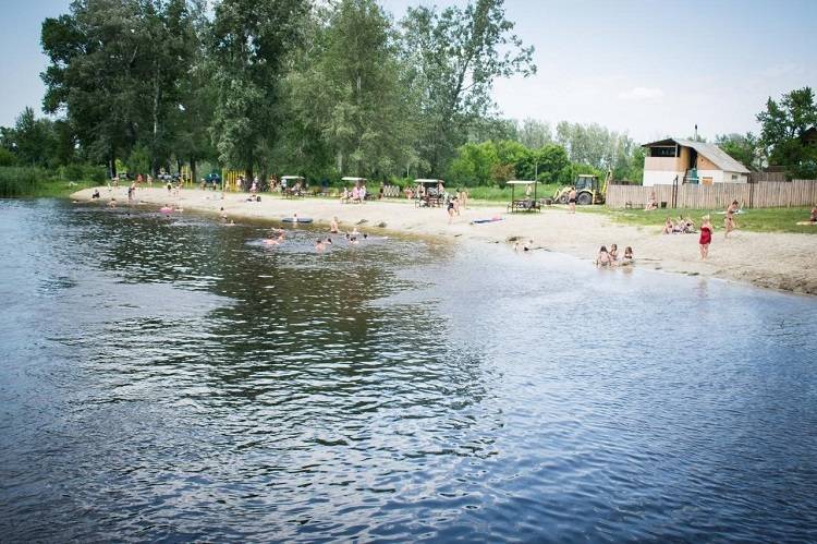 Біля річок на теритоії м. Балаклія,  міською радою проведені  заходи благоустрою