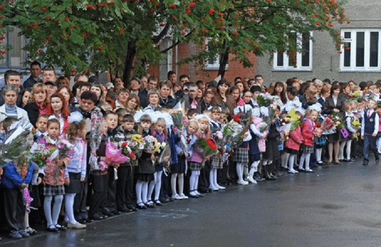 Першовересневі лінійки у школах Харківщини не проводитимуть