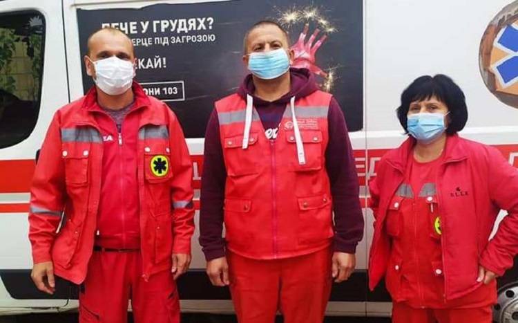 Бригада «скорой» в Балаклейском районе помогла появиться на свет ребенку.