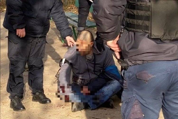 В ХАРЬКОВЕ ПРОГРЕМЕЛ ВЗРЫВ: МУЖЧИНЕ ОТОРВАЛО РУКУ, ЖЕНЩИНА ПОЛУЧИЛА ОСКОЛОЧНЫЕ РАНЕНИЯ