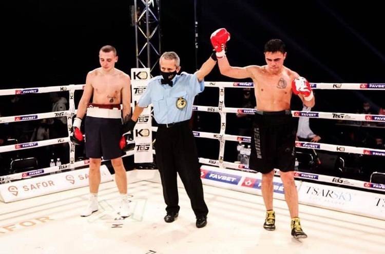 Переможний дебют балаклійського боксера на профі-ринзі