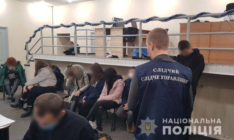 На Харківщині ліквідовано надпотужну мережу шахрайських колцентрів (фото)