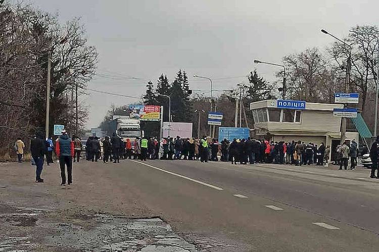В Харьковской областной администрации никак не отреагировала на массовые протесты жителей Харьковщины