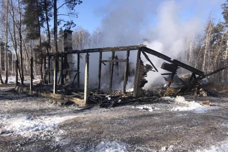 Вночі на Харківщині сталася пожежа на базі відпочинку
