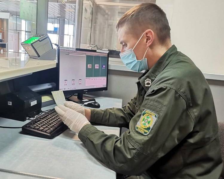 11 января Украина изменила правила въезда с территории России