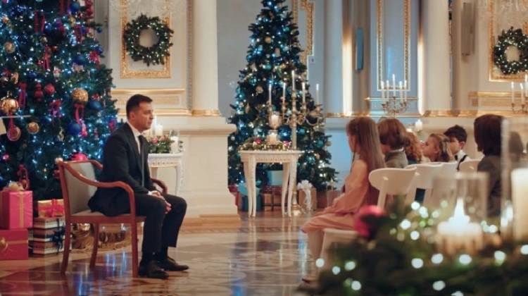 Новогоднее поздравление: Зеленский рассказал детям о кредитах и ​​дорогах (видео)