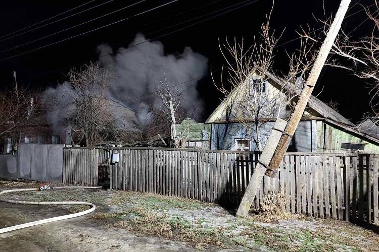 Ізюмський район: рятувальники ліквідували пожежу у житловому будинку