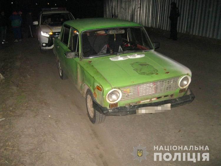 В Изюме местные жители помогли полиции задержать угонщика