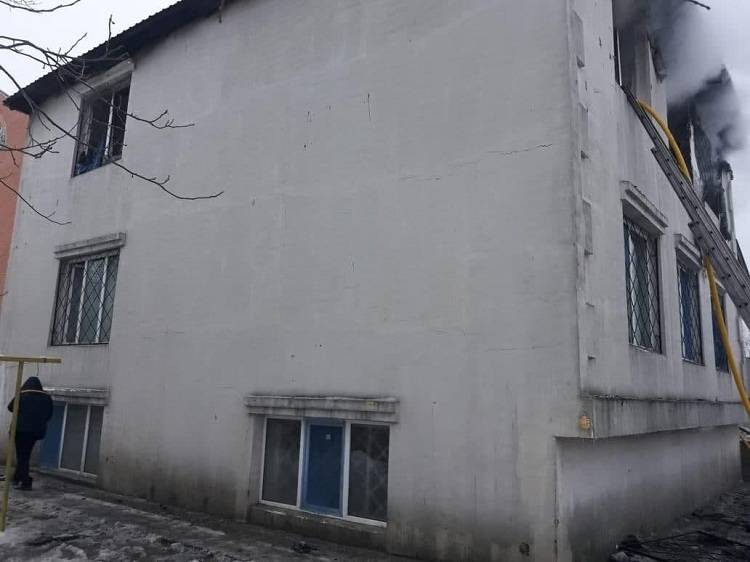 При пожаре в доме престарелых в Харькове погибли 15 человек (фото, видео)