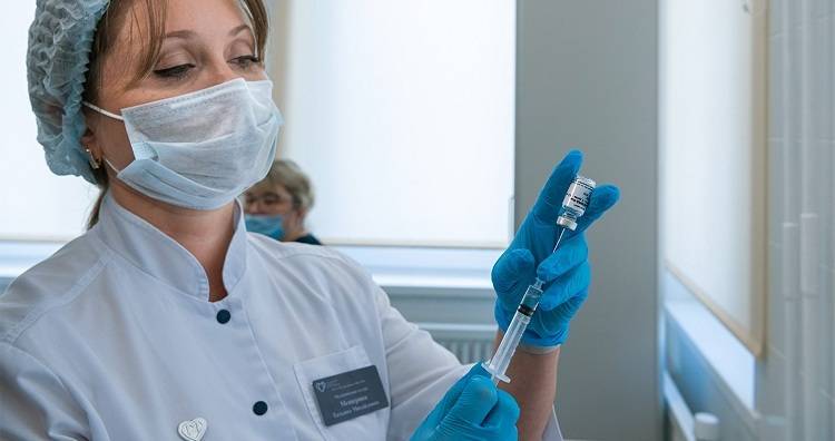 Вакцинация от COVID-19 может быть ежегодной