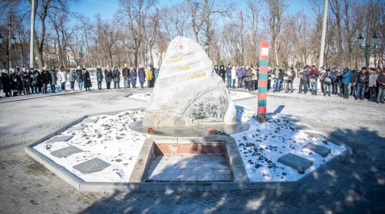 Відбулось урочисте покладання квітів біля пам’ятника загиблим воїнам-інтернаціоналістам