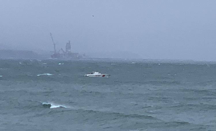 У Чорному морі затонув корабель з 13 українцями на борту