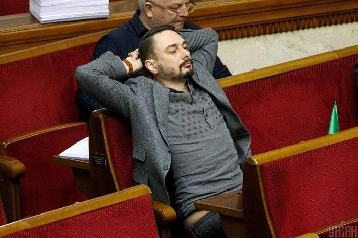 «Слуга народа» предлагает увольнять врачей из-за отказа от вакцинации