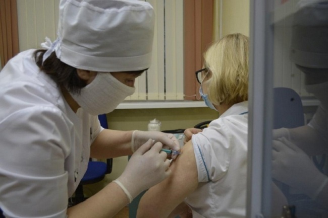 призупинили вакцинацію від коронавируса