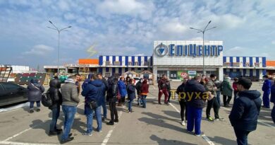 евакуюють покупців супермаркетів