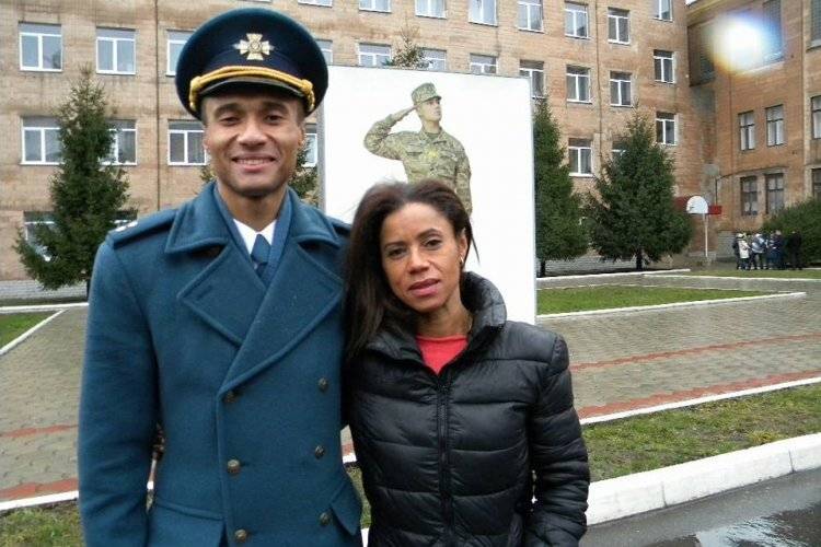 Мати загиблого в авіакатастрофі під Чугуєвом офіцера, шукає гроші на пам’ятник синові
