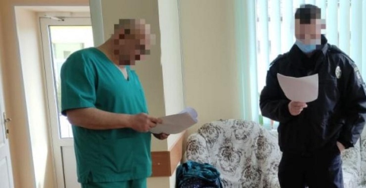 звинувачують в смерті новонародженого