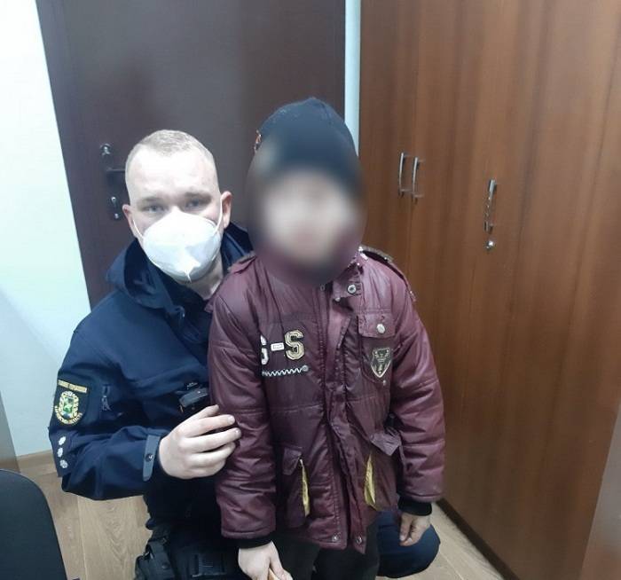 Під Харковом підлітки та поліцейські допомогли дитині дістатися дому