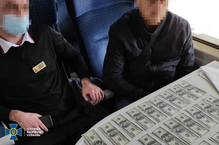 У Харкові затримали чиновника “Укрзалізниці”, який за хабар хотів приховати розкрадання палива