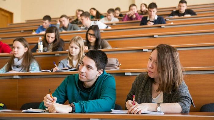 Верховна Рада пропонує штрафувати студентів за списування