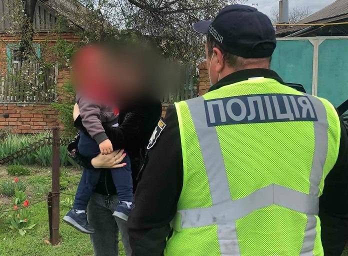 На Чугуївщині малюк загубився під час прогулянки з бабусею