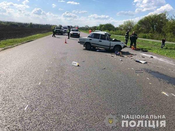 На Харківщині в результаті зіткнення легковика з вантажівкою загинуло 2 людини
