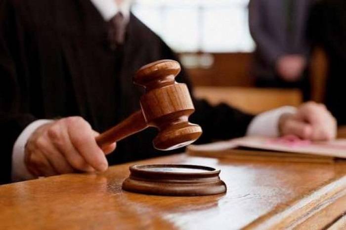В Ізюмі суд покарав чоловіка, який обкрадав сусідів та знущався над матір’ю